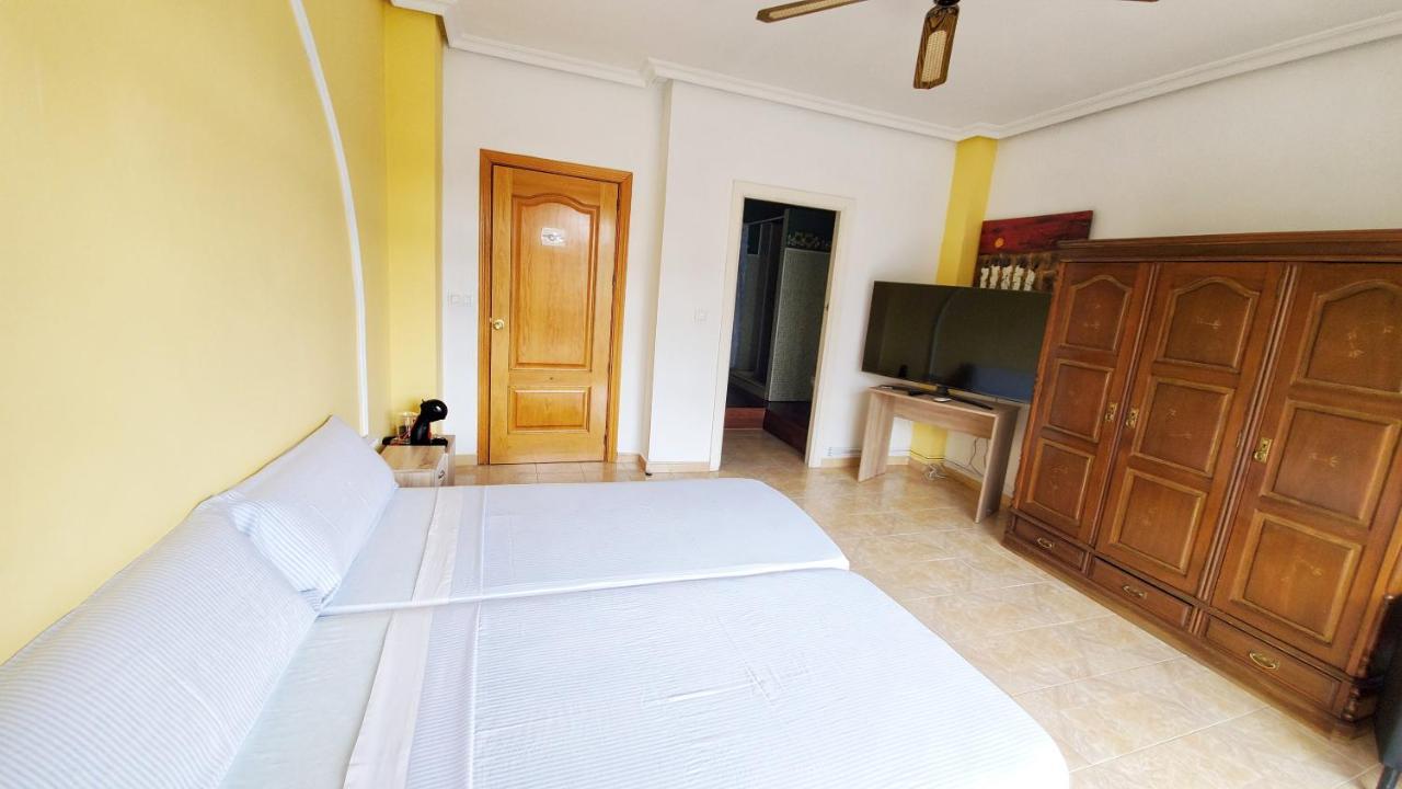 Hostal Martes Caceres Plaza Mayor - Tercer Piso Sin Ascensor Kültér fotó