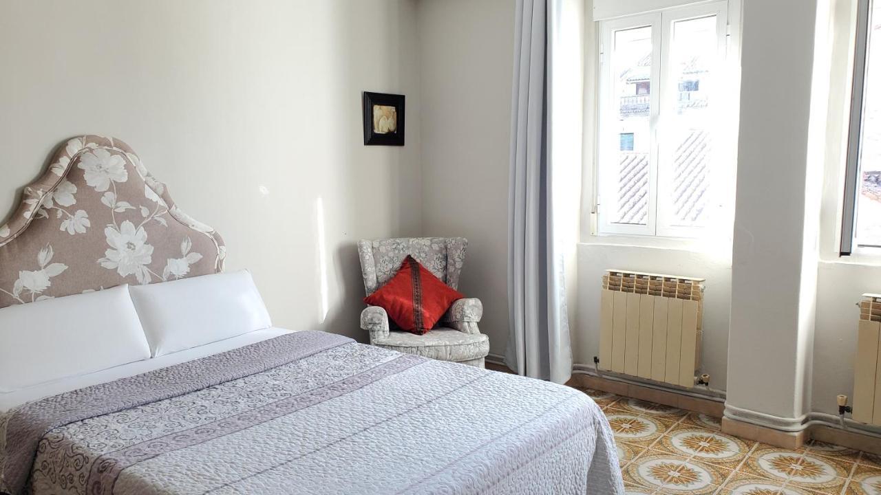 Hostal Martes Caceres Plaza Mayor - Tercer Piso Sin Ascensor Kültér fotó